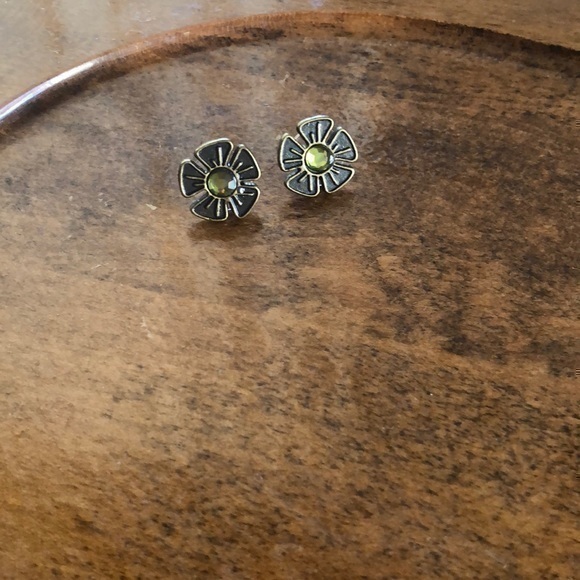 Vintage Floral Pierced Earrings - Picture 1 of 3